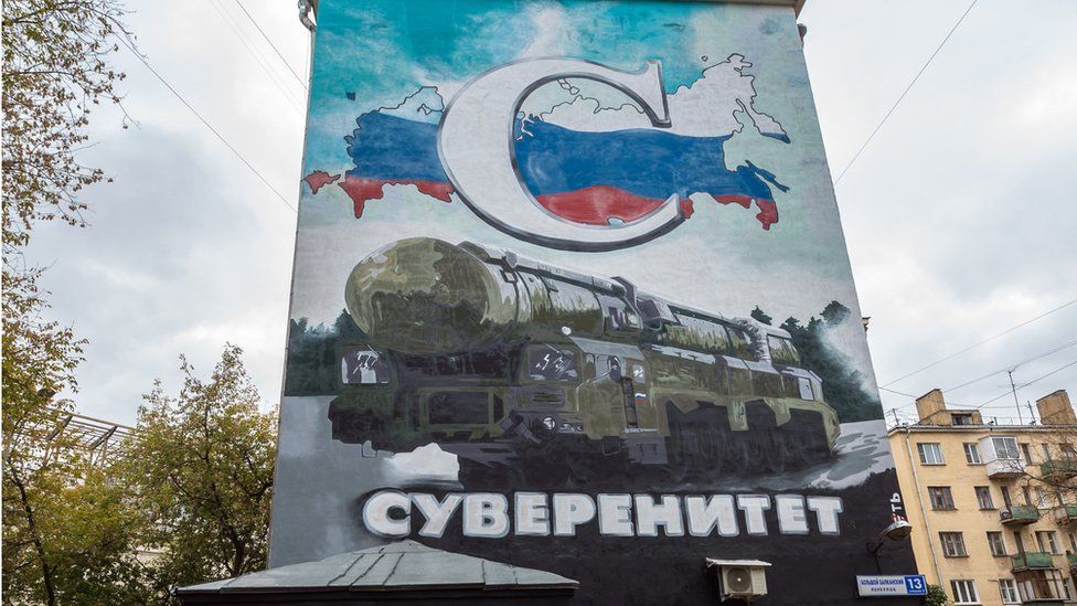 Нови светски хаос - Александар Дугин (Фото: Графит са ракетом Топољев у Москви)